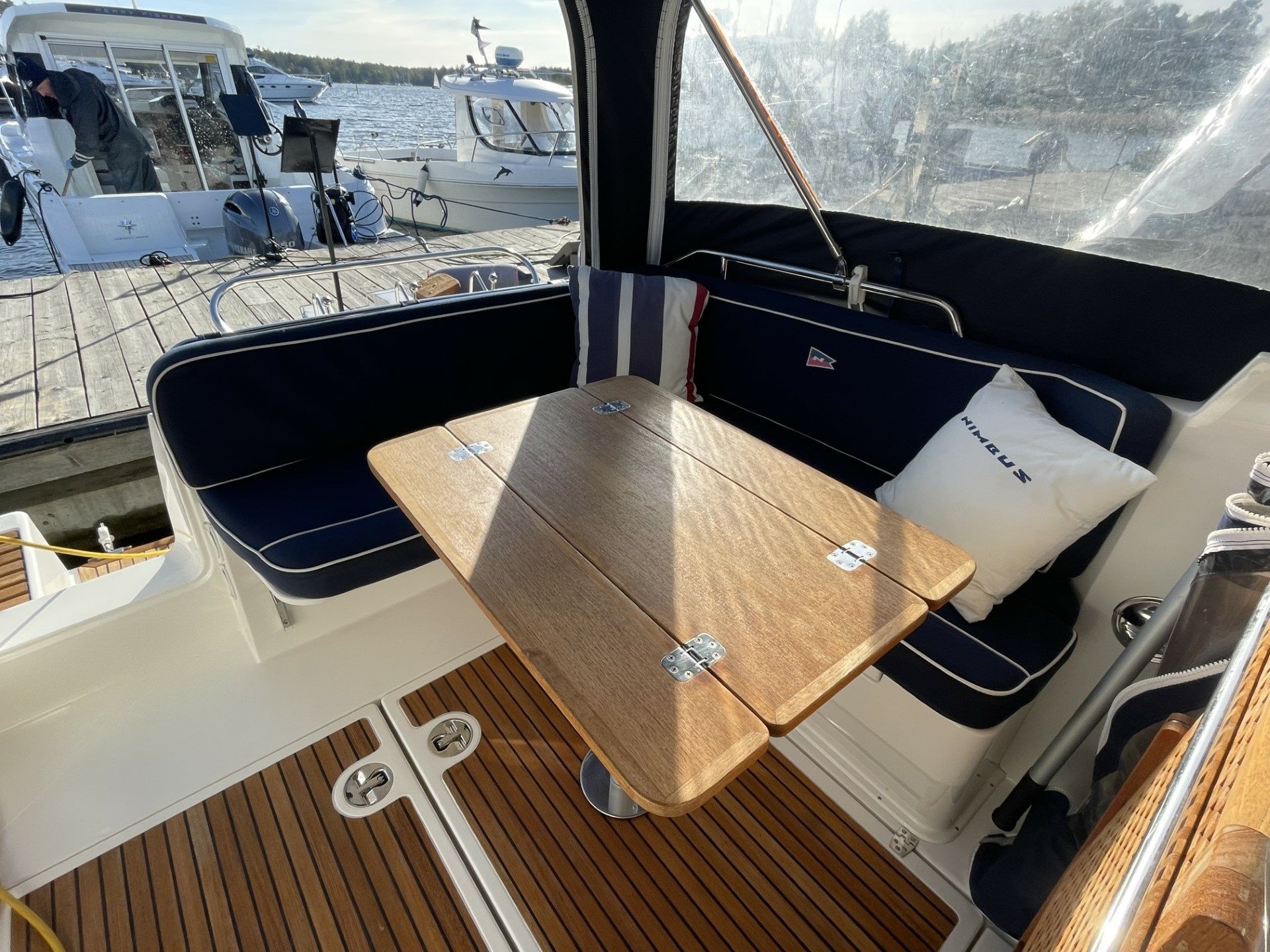 Nimbus 320 Coupe | Sophie