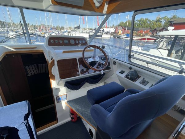 Nimbus 320 Coupe | Sophie