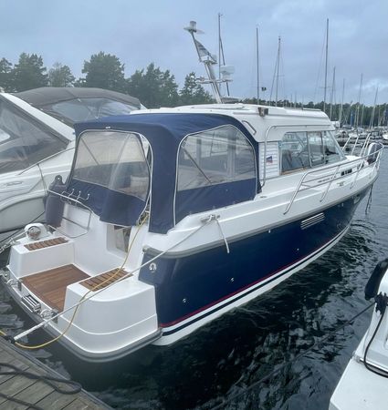 Nimbus 320 Coupe | Sophie