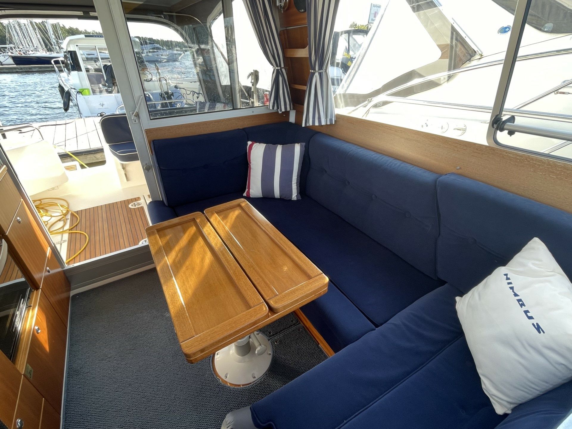 Nimbus 320 Coupe | Sophie