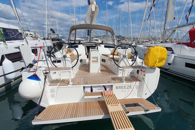 Beneteau Oceanis 37.1 | Breeze