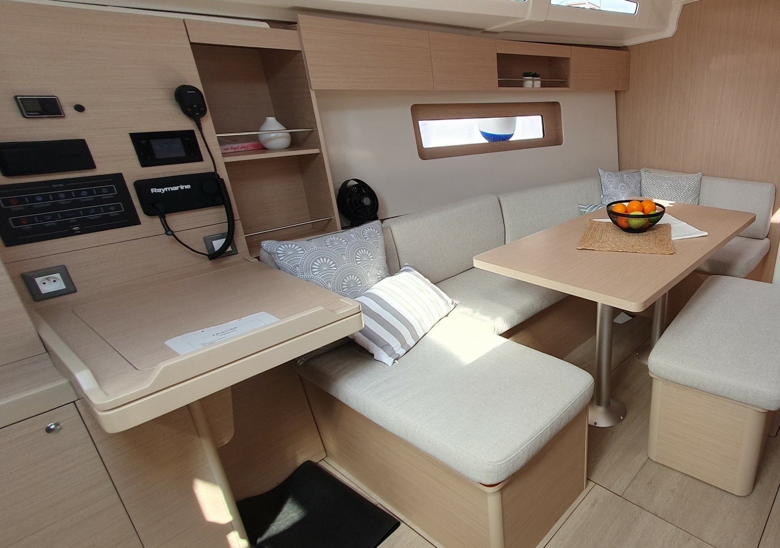 Beneteau Oceanis 37.1 | Breeze