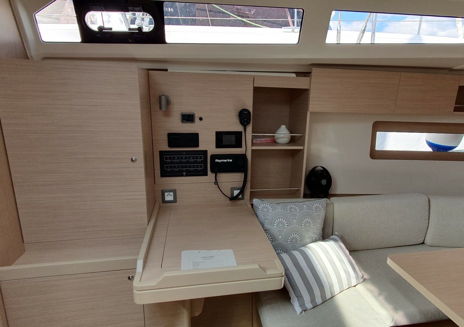 Beneteau Oceanis 37.1 | Breeze