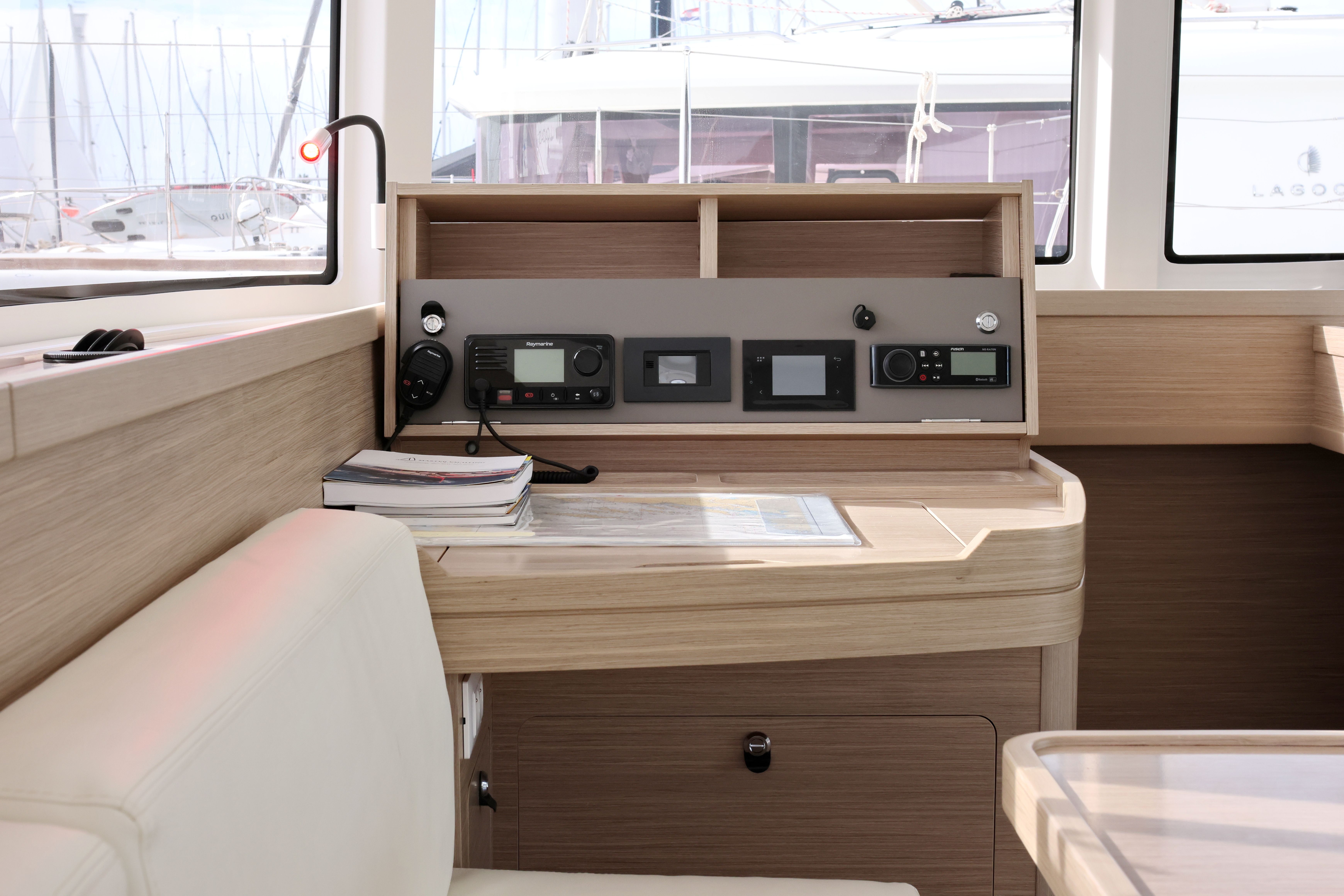 Lagoon 42 | Sperm Whale