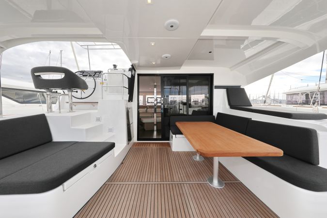 Lagoon 42 | Sperm Whale