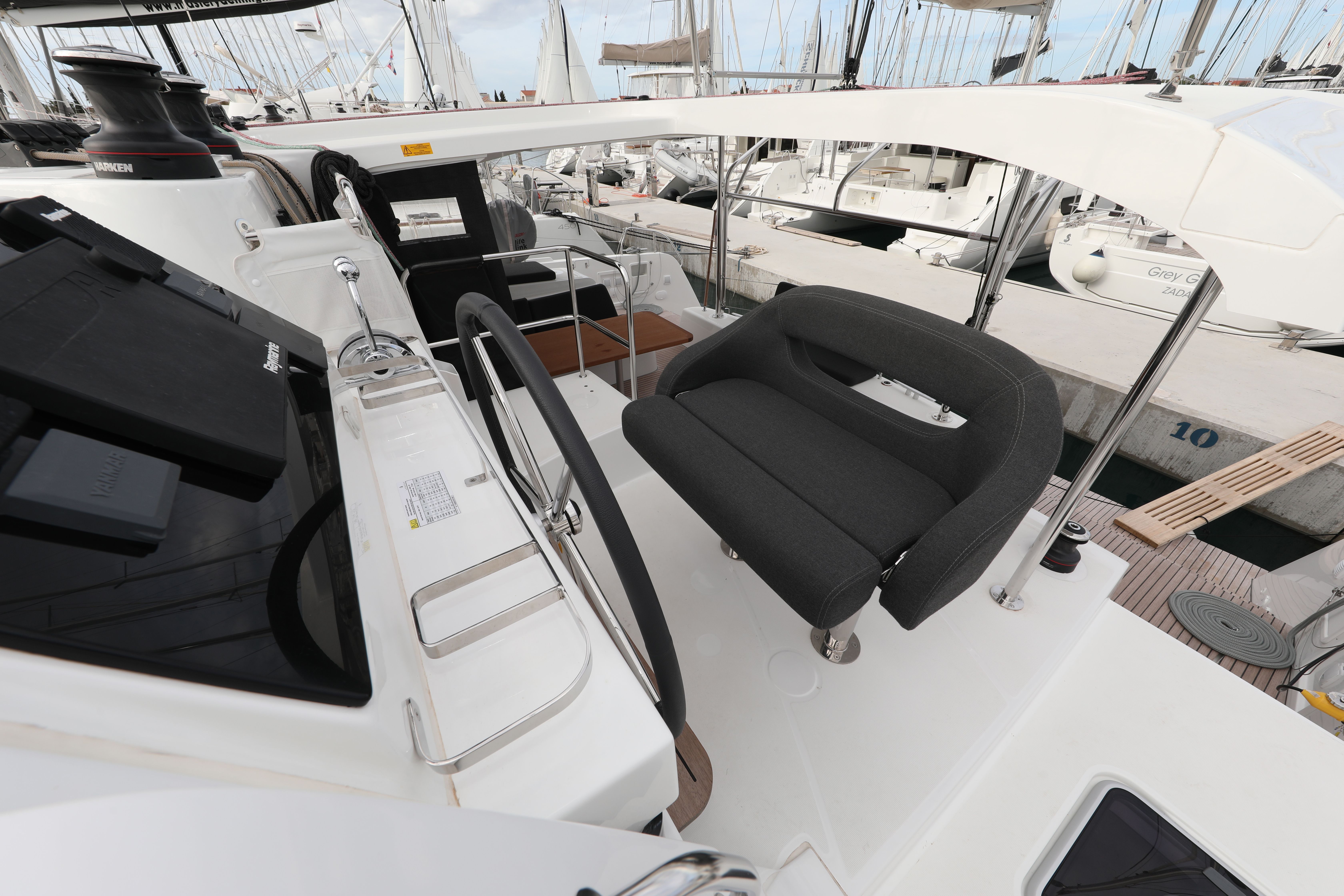 Lagoon 42 | Sperm Whale