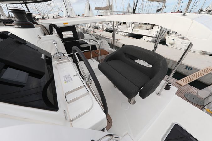 Lagoon 42 | Sperm Whale