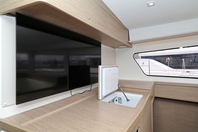 Lagoon 42 | Sperm Whale