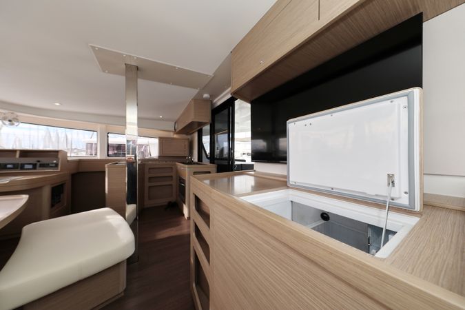 Lagoon 42 | Sperm Whale