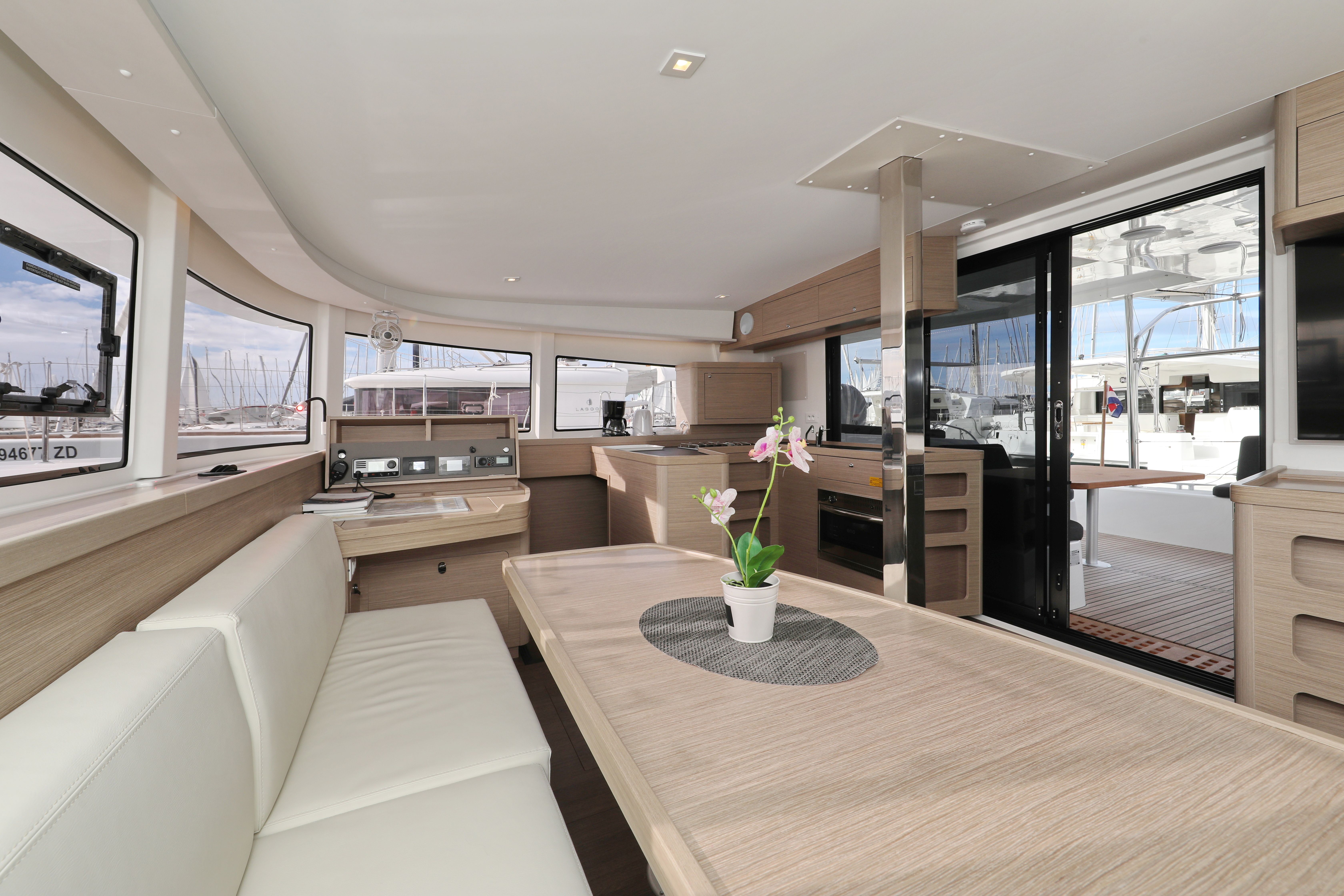 Lagoon 42 | Sperm Whale