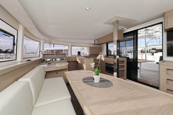 Lagoon 42 | Sperm Whale