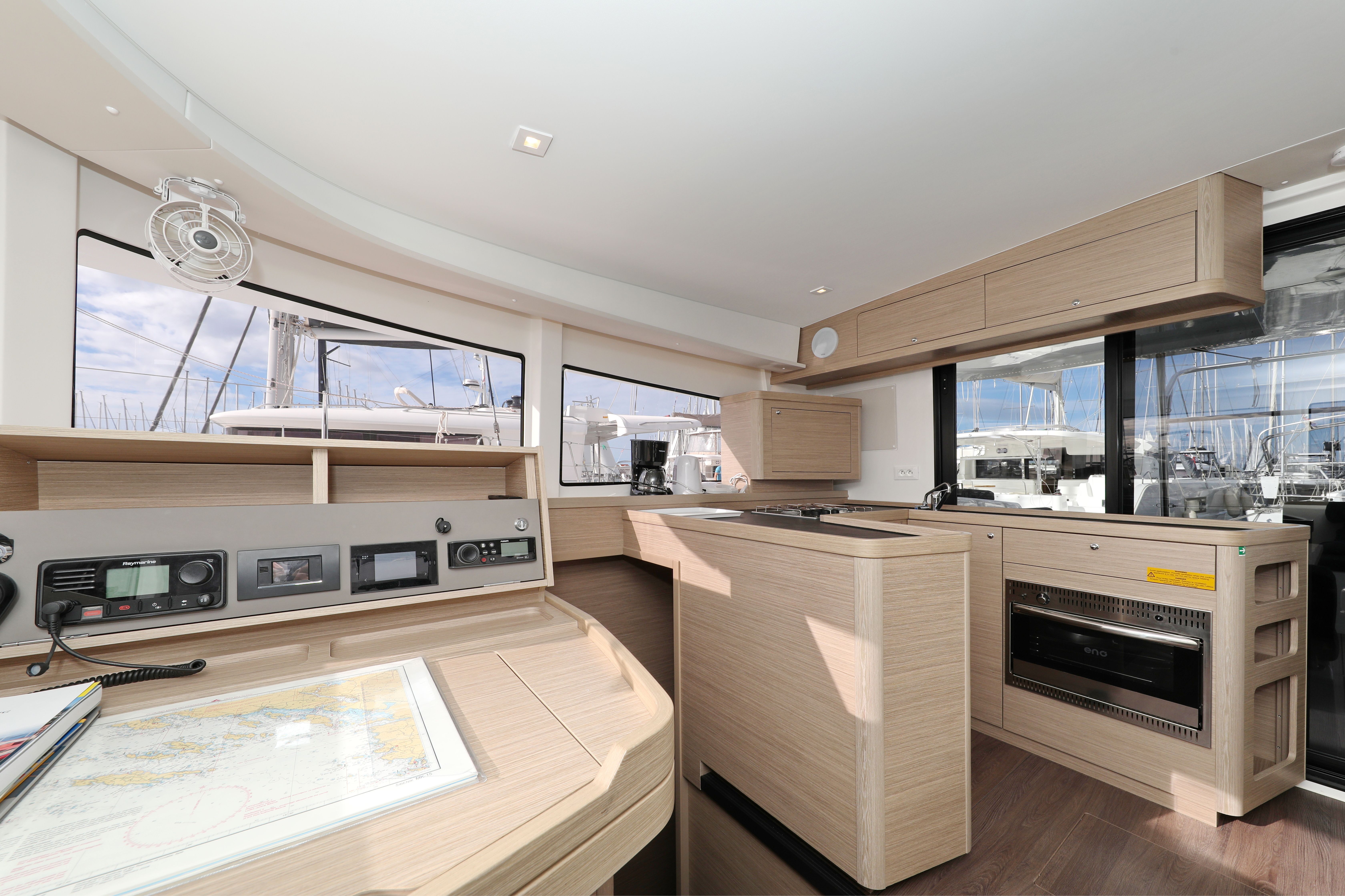 Lagoon 42 | Sperm Whale