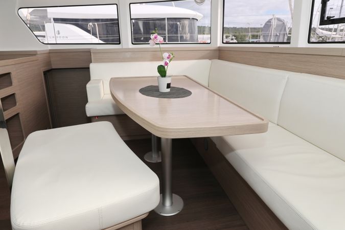 Lagoon 42 | Sperm Whale