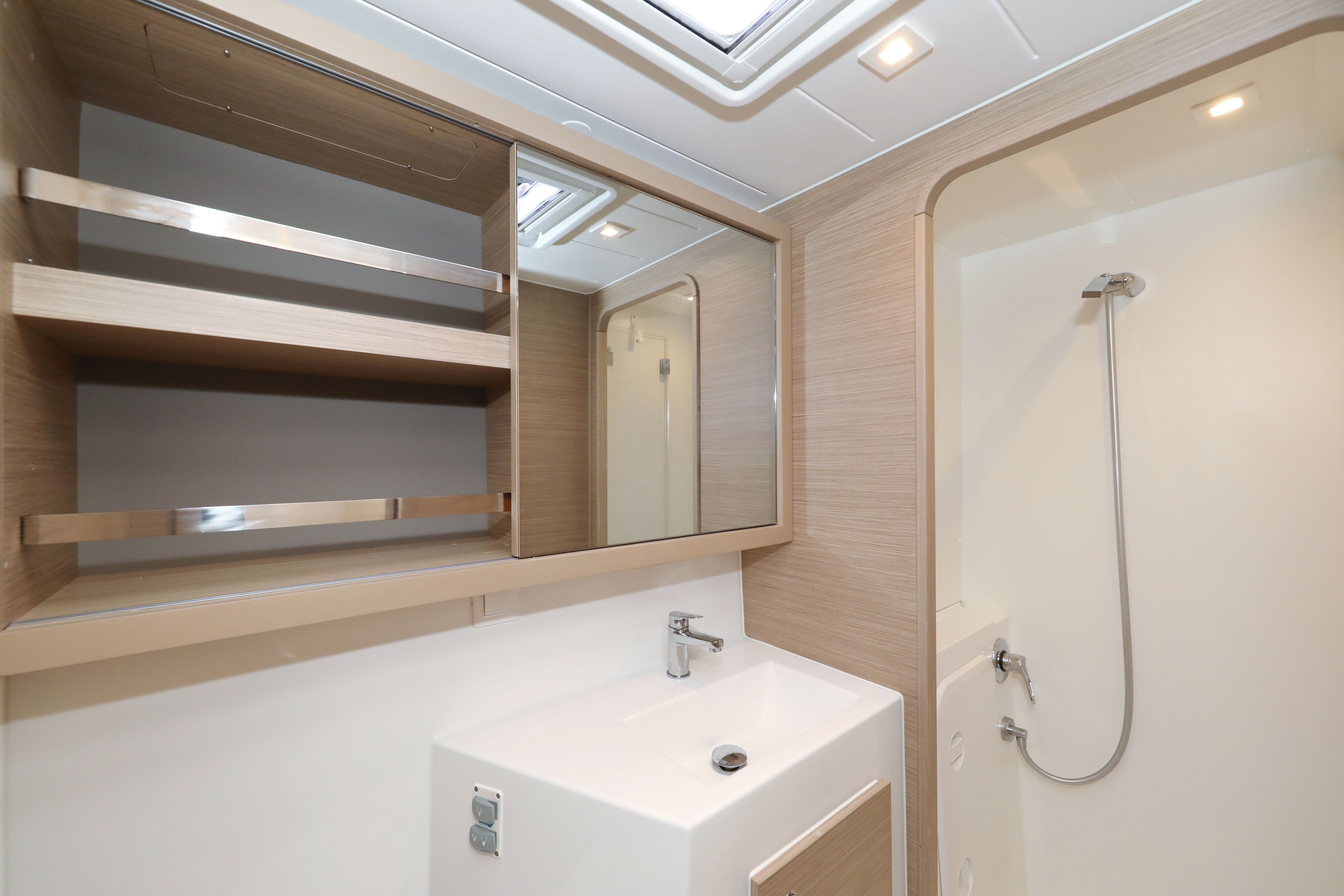 Lagoon 42 | Sperm Whale