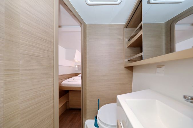 Lagoon 42 | Sperm Whale