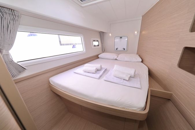 Lagoon 42 | Sperm Whale