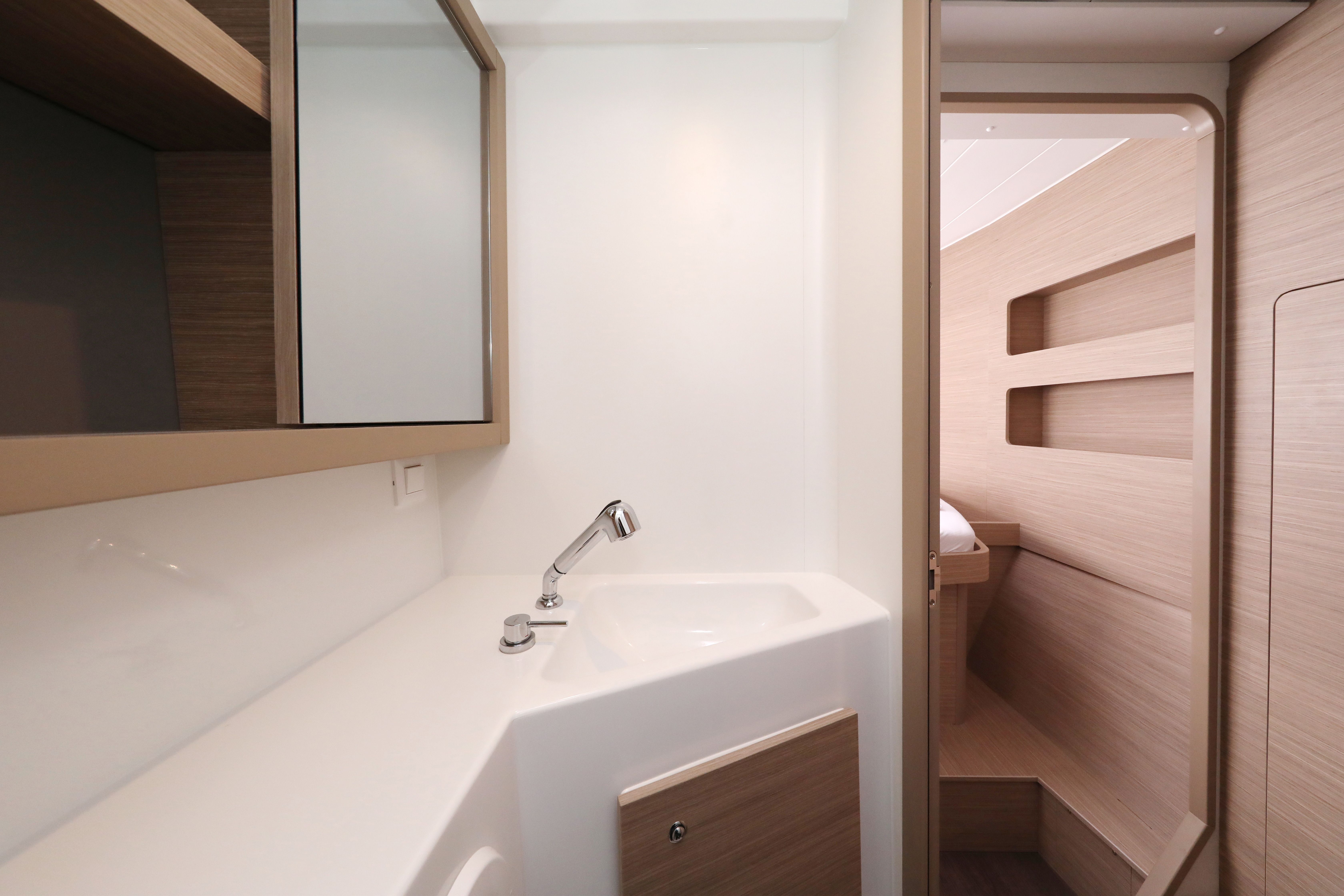 Lagoon 42 | Sperm Whale