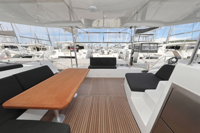 Lagoon 42 | Sperm Whale