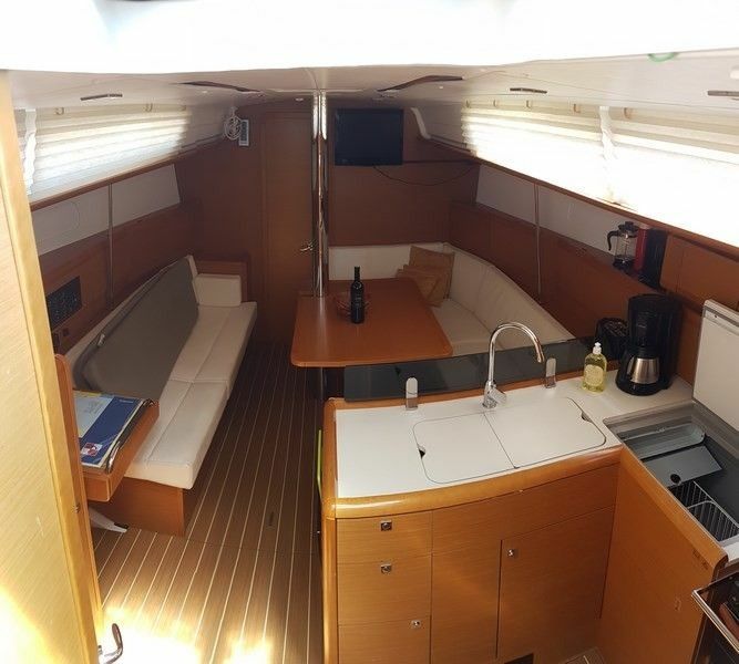 Jeanneau Sun Odyssey 379 | B'Elli
