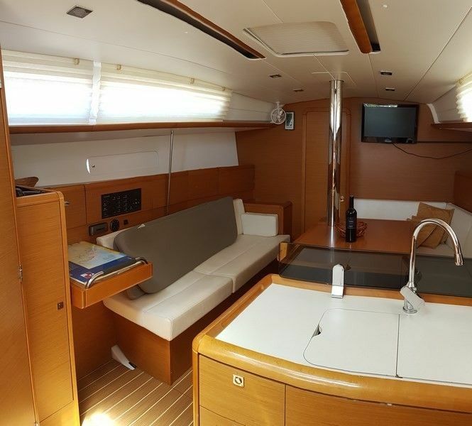 Jeanneau Sun Odyssey 379 | B'Elli