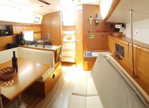 Jeanneau Sun Odyssey 379 | B'Elli
