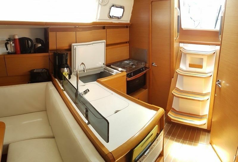 Jeanneau Sun Odyssey 379 | B'Elli