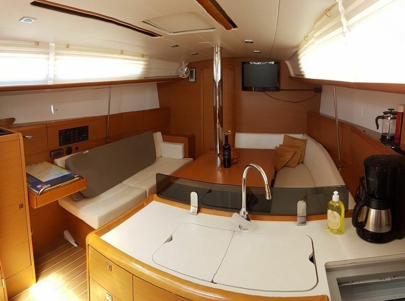 Jeanneau Sun Odyssey 379 | B'Elli
