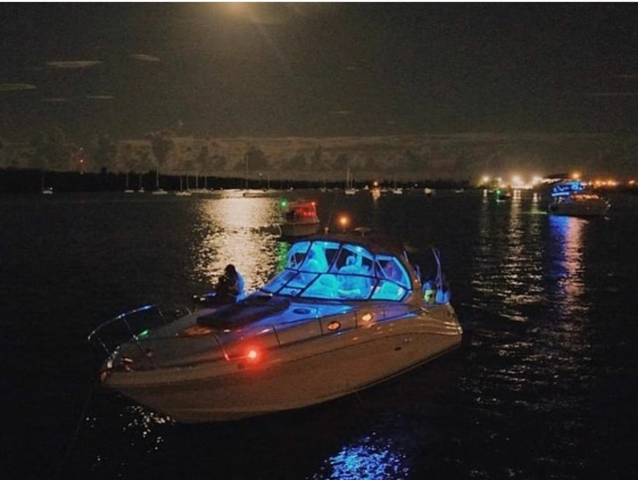 Sea Ray Sundancer 340 | Miami Boss