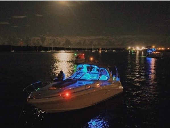 Sea Ray Sundancer 340 | Miami Boss