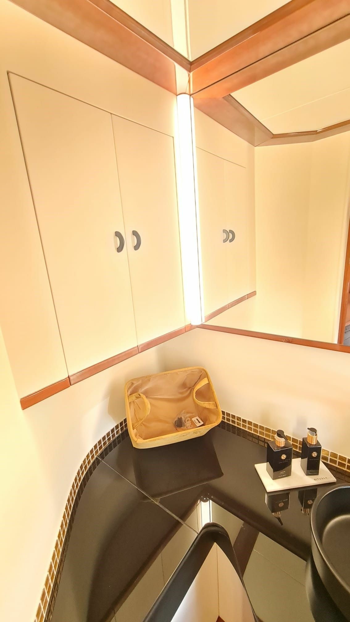 Nuvari 64 | Grey Cherry