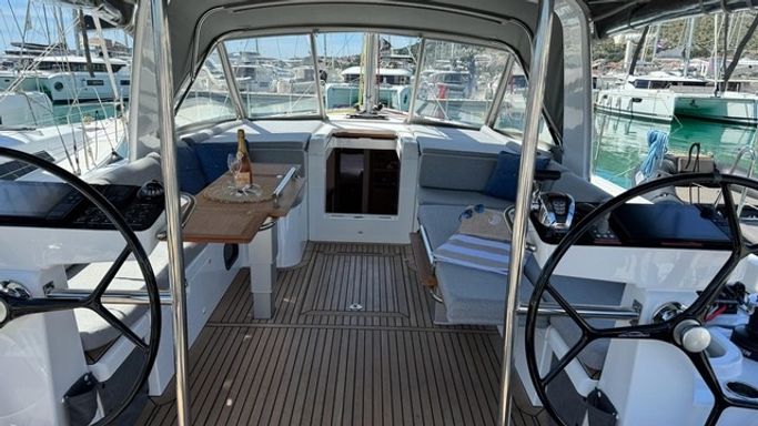Oceanis 54
