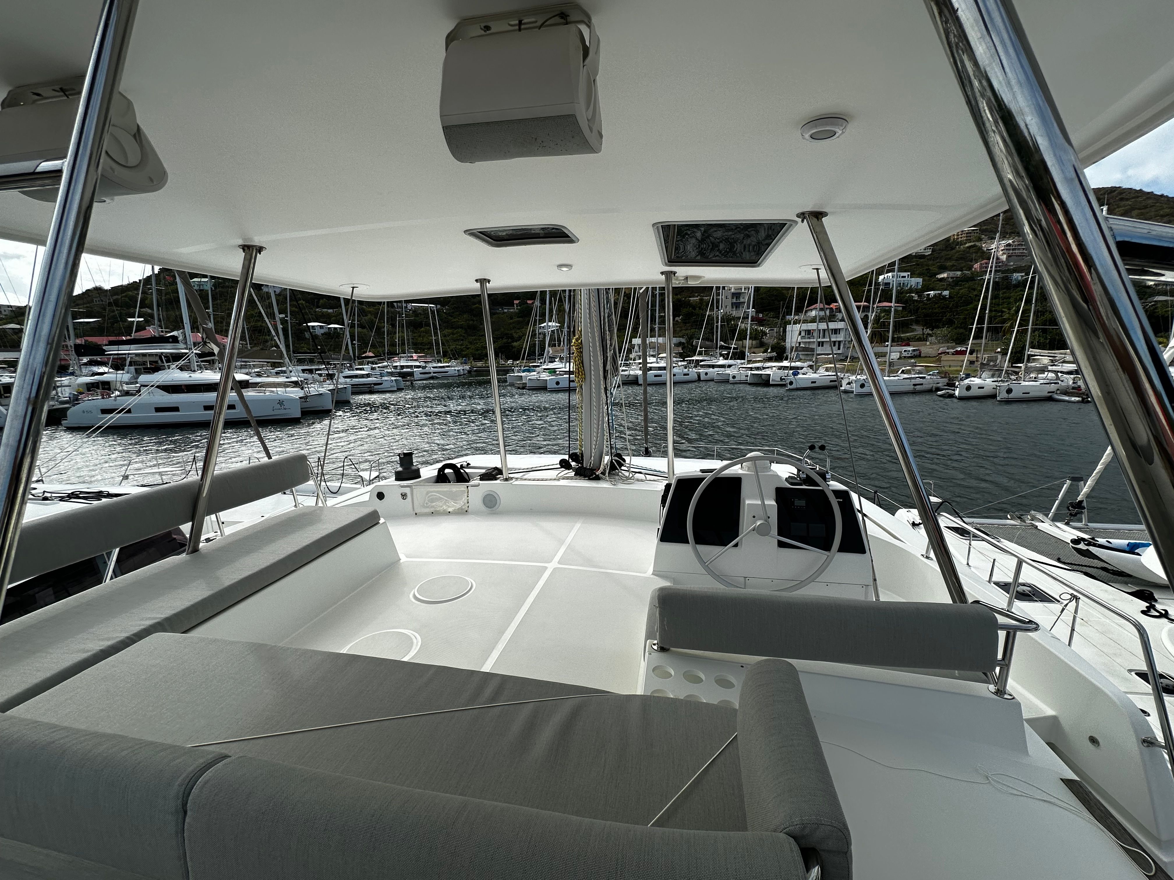 Bali 4.8 | Miss Lily