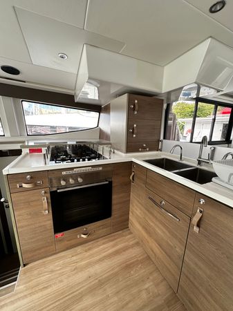 Bali 4.8 | Miss Lily