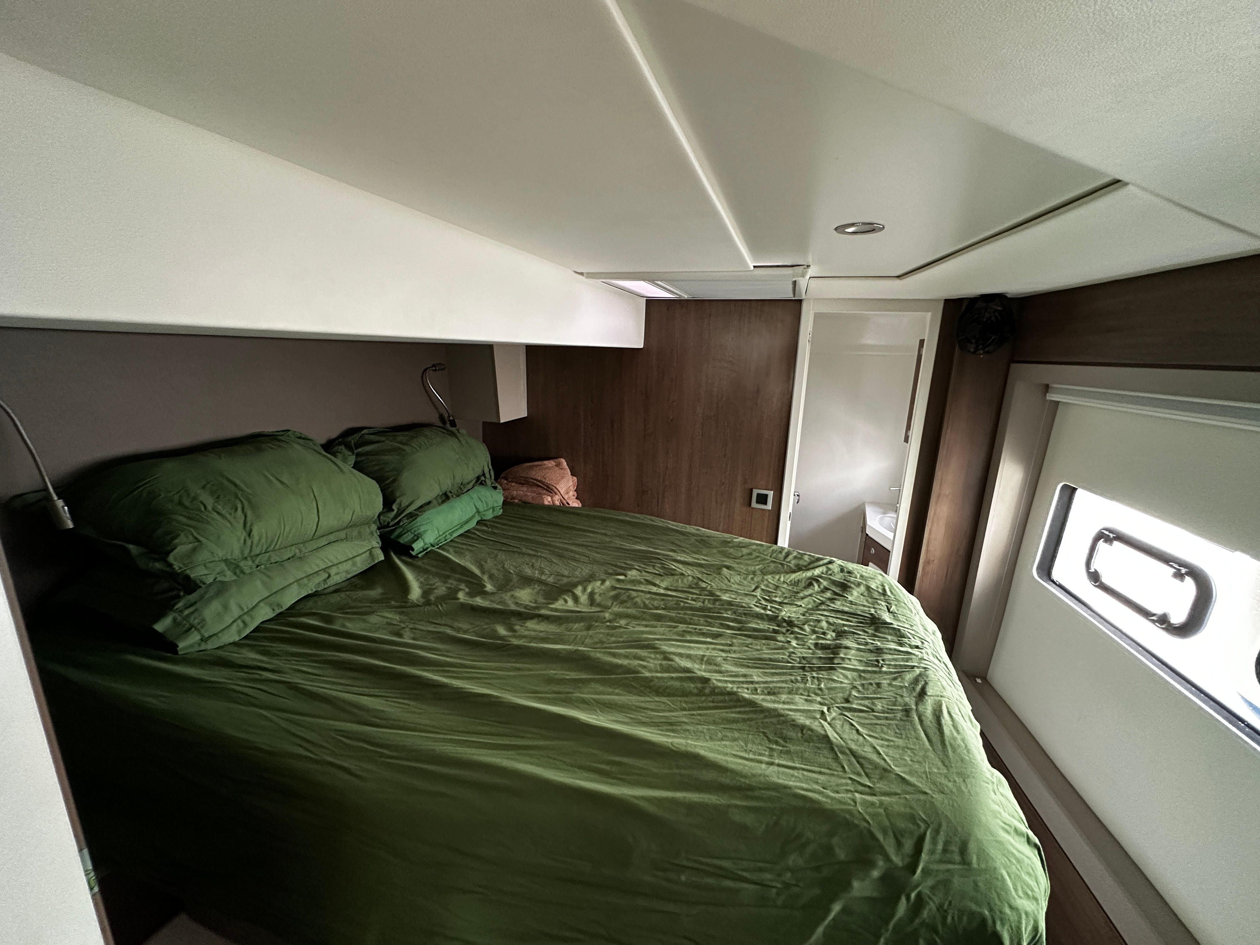 Bali 4.8 | Miss Lily