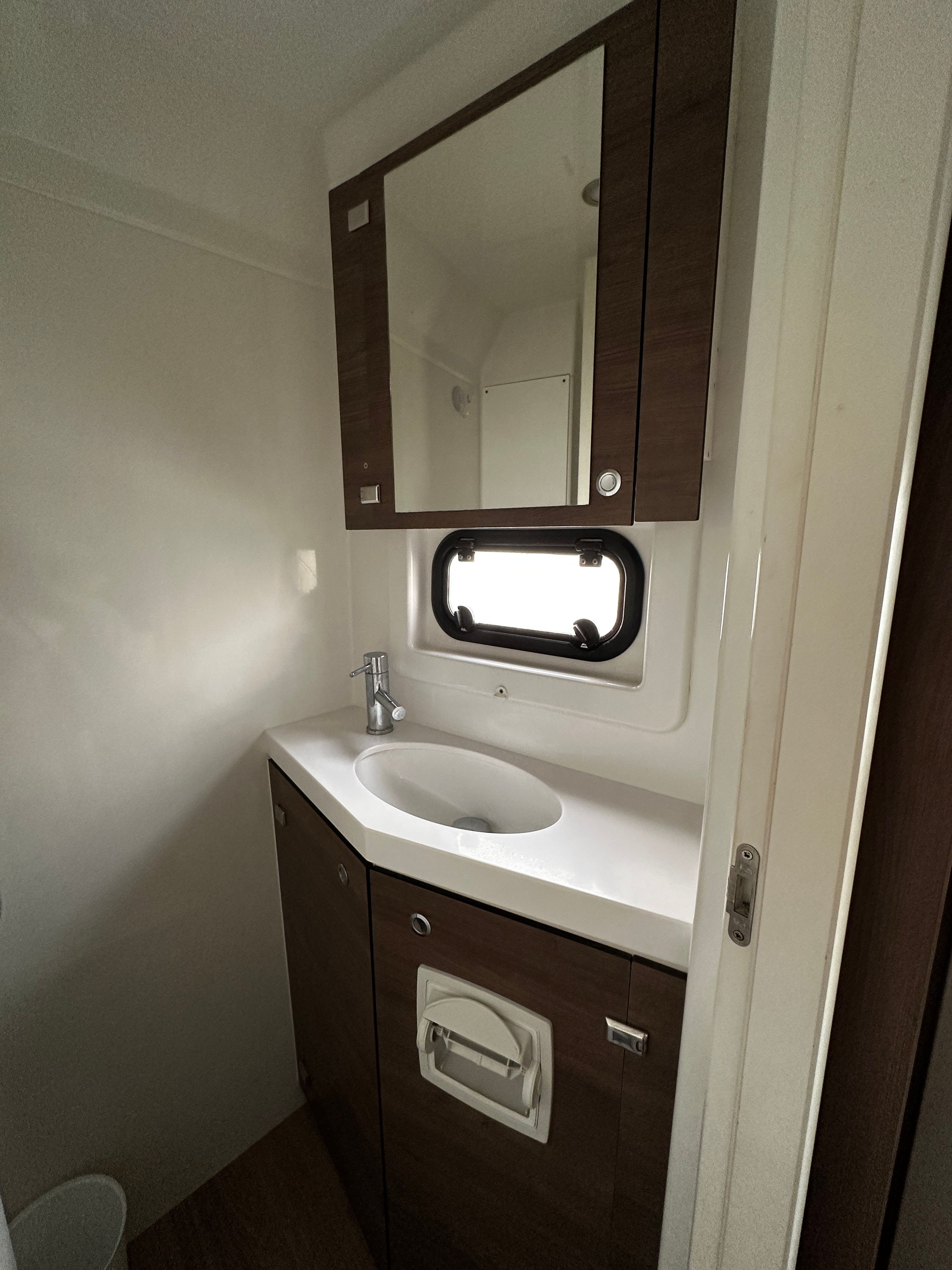 Bali 4.8 | Miss Lily