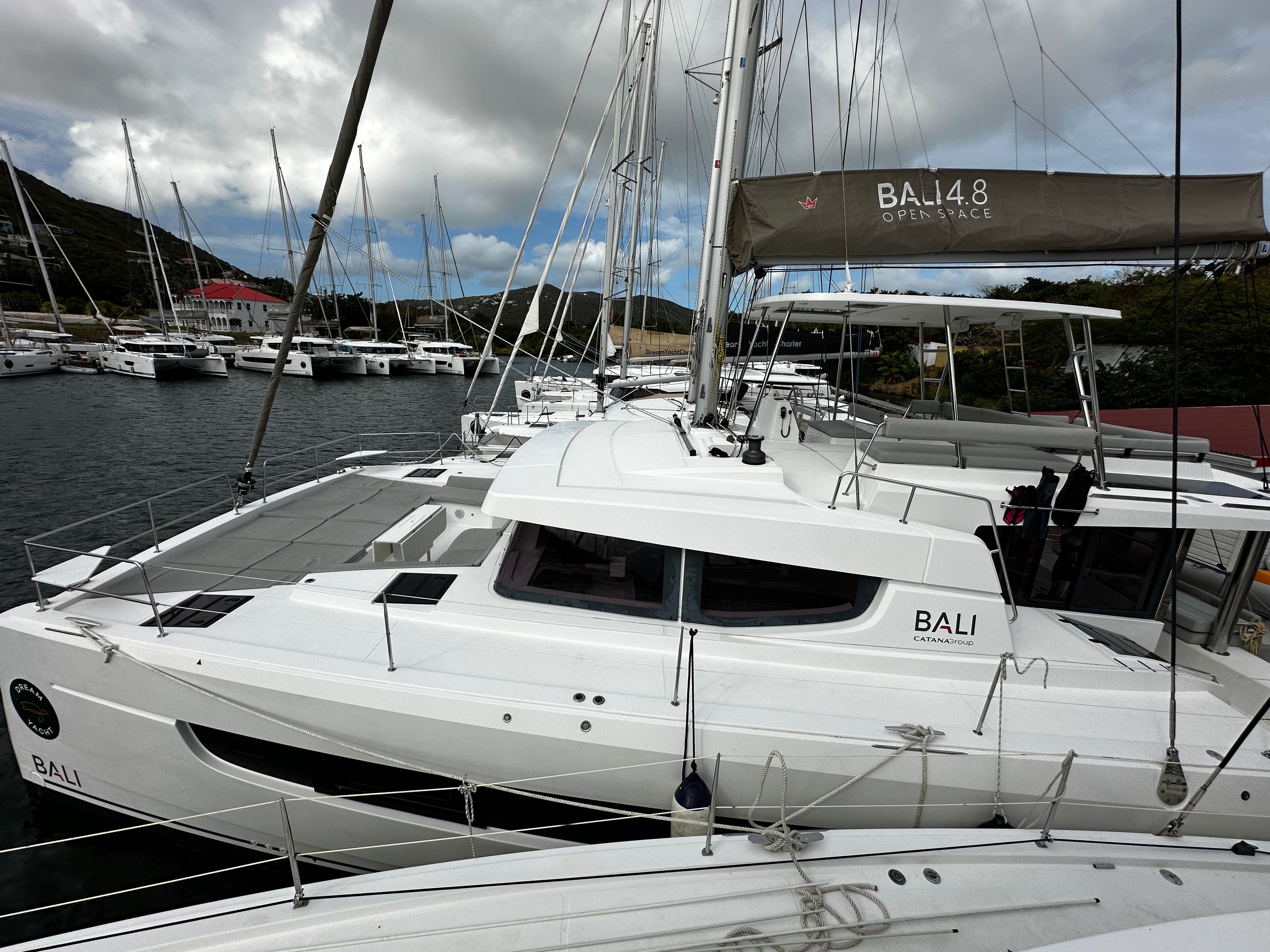 Bali 4.8 | Miss Lily