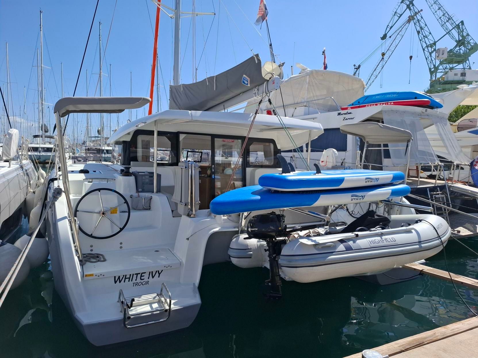 Excess 11 | White Ivy