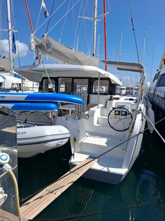 Excess 11 | White Ivy