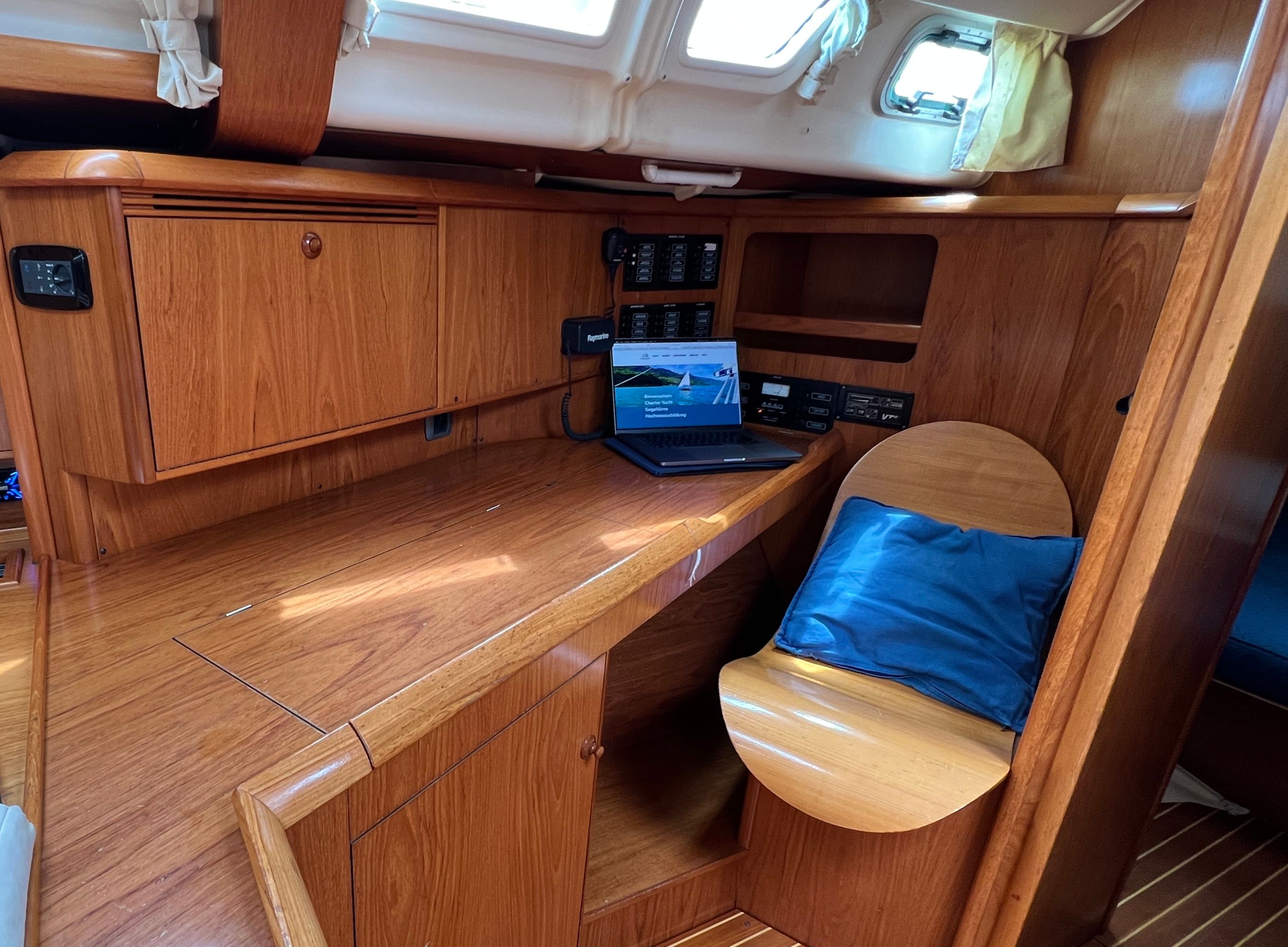 Jeanneau Sun Odyssey 49i | Vivanita