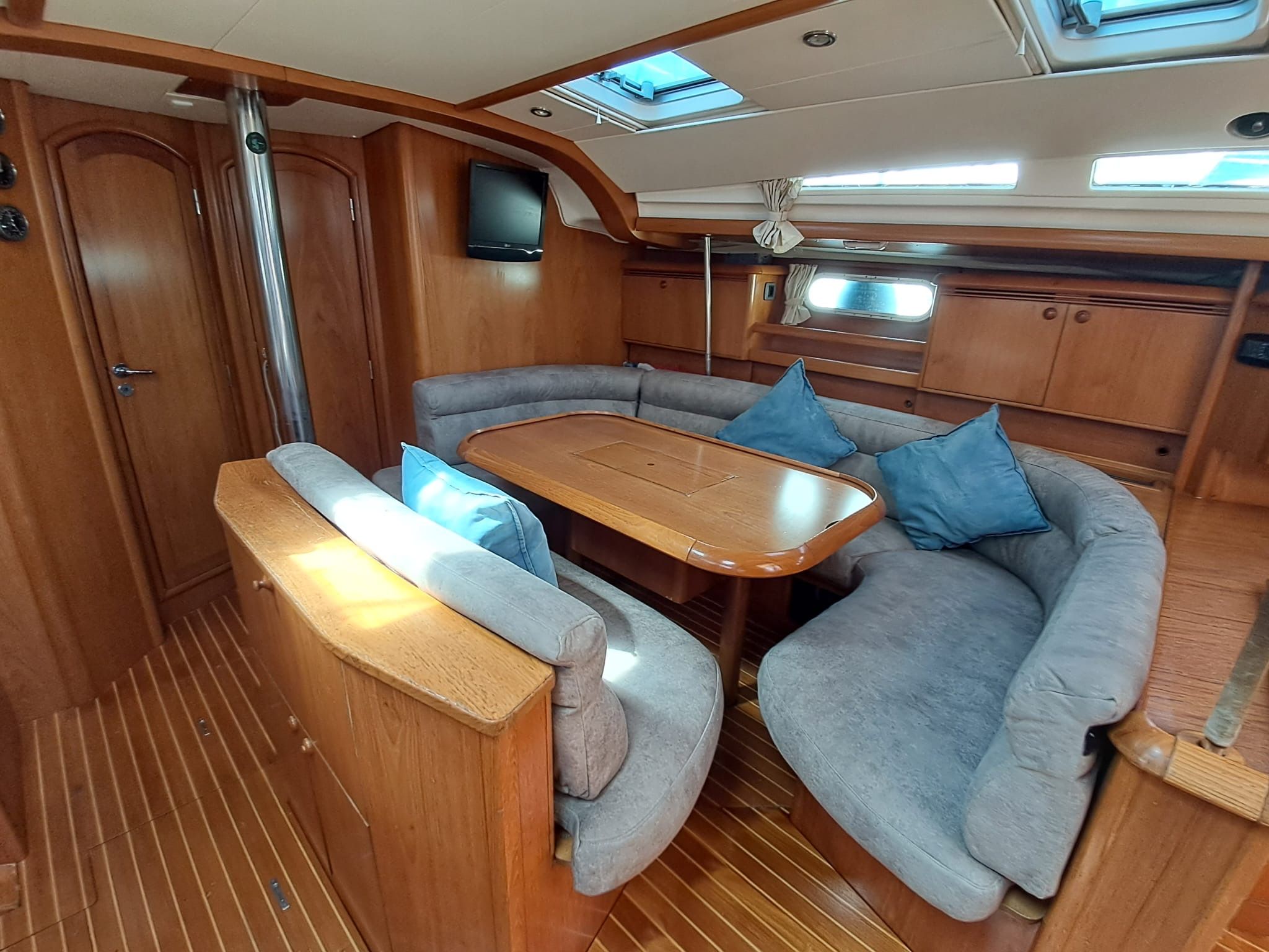 Jeanneau Sun Odyssey 49i | Vivanita
