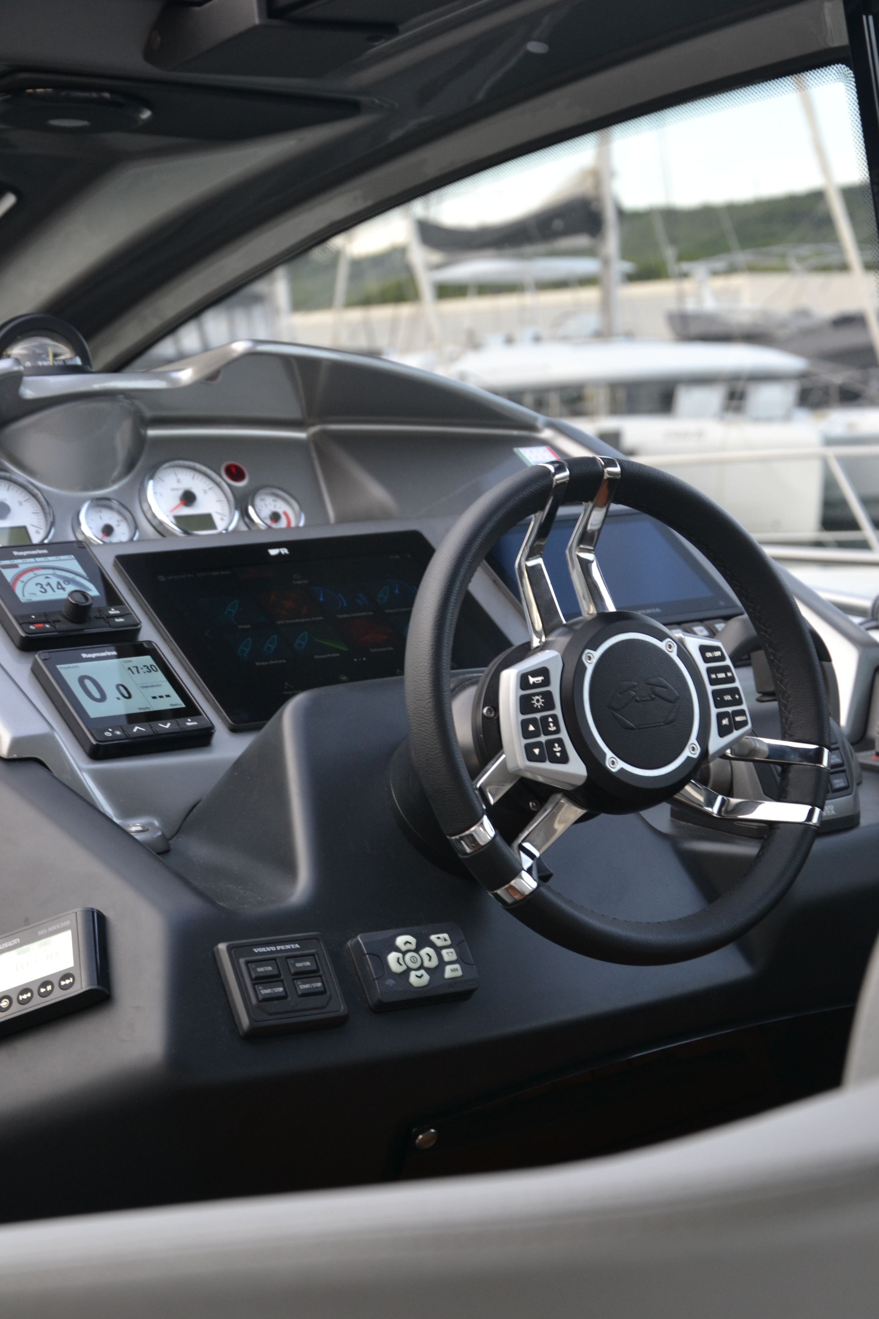 Cranchi M44 HT | Helena's