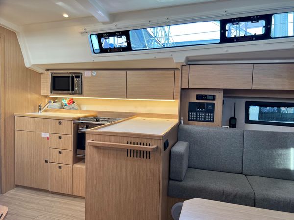 Bavaria C38 | Clalileo