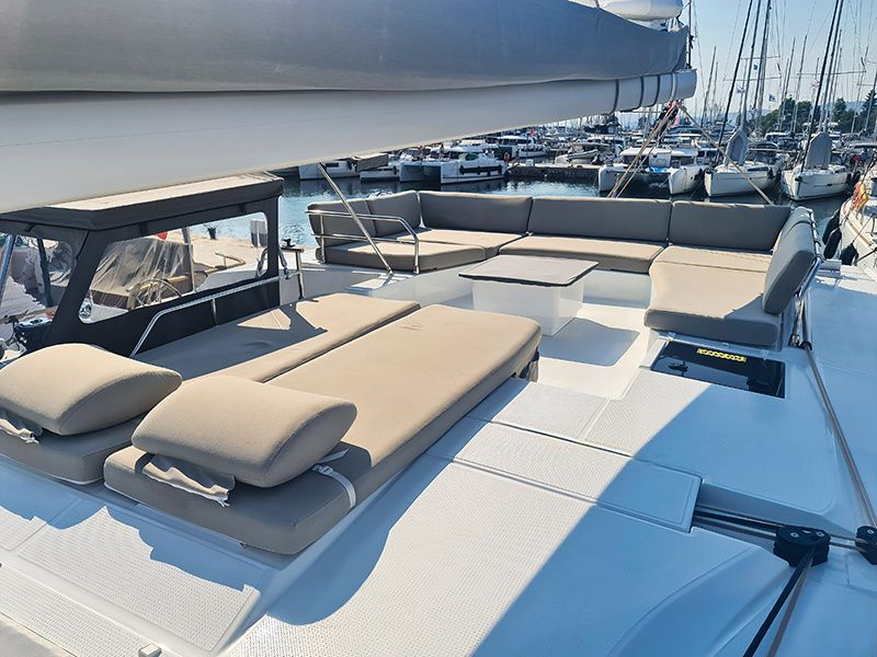 Fountaine Pajot Aura 51 | Breezer