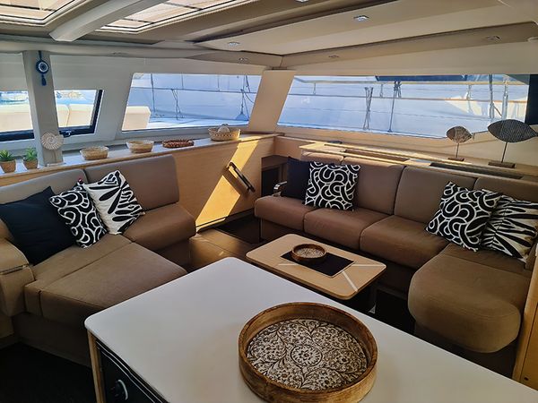 Fountaine Pajot Aura 51 | Breezer