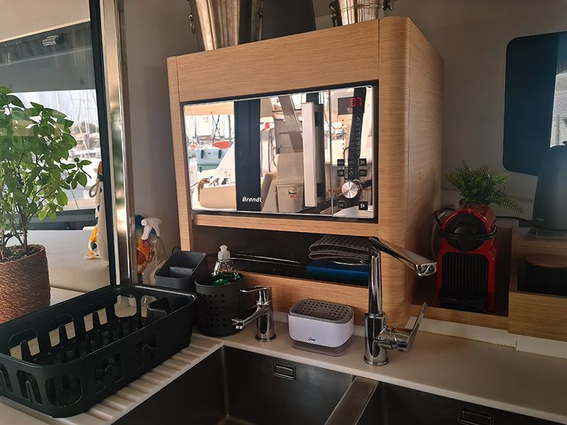 Fountaine Pajot Aura 51 | Breezer