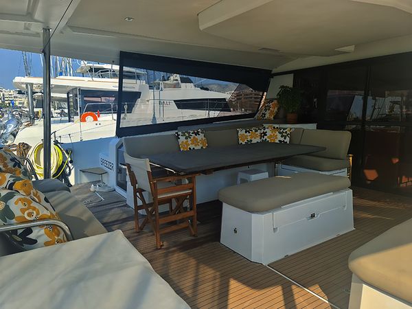 Fountaine Pajot Aura 51 | Breezer