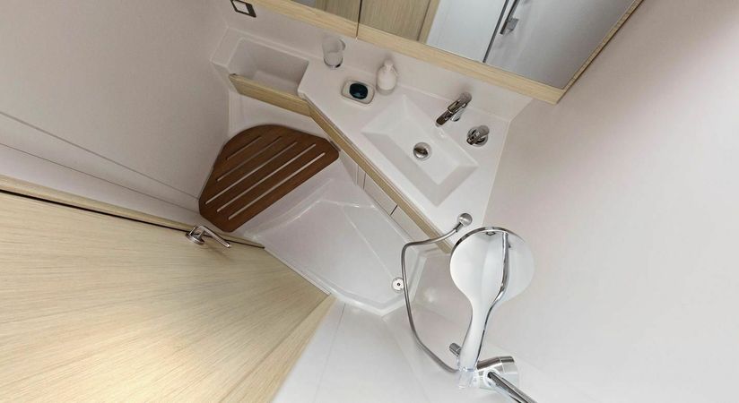 Beneteau Oceanis 46.1 | Moorings 23