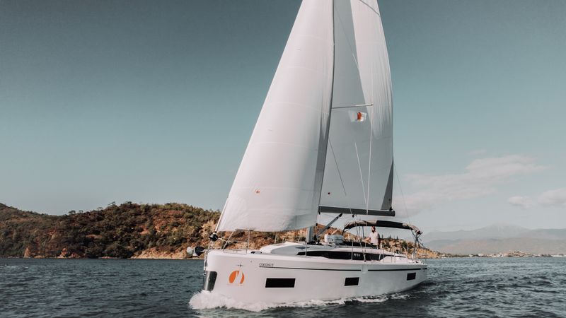 Bavaria C38 | Coconut