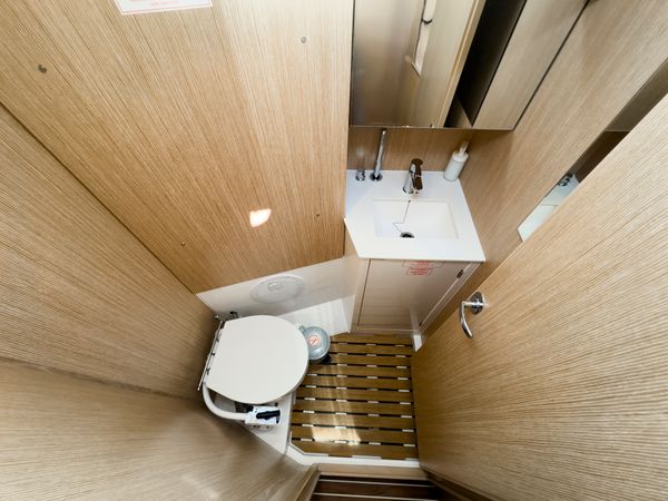 Bavaria C38 | Coconut