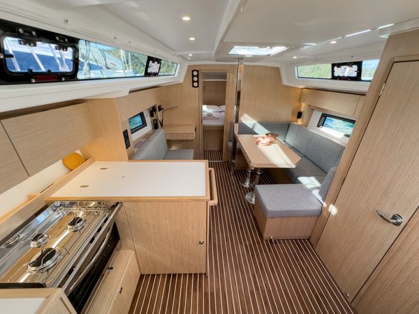 Bavaria C38 | Coconut